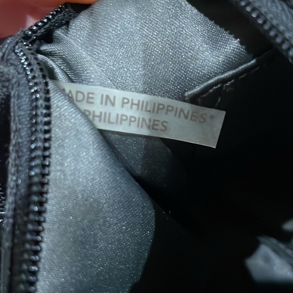 Coach Signature Turnlock Wristlet - Picture 6 of 10